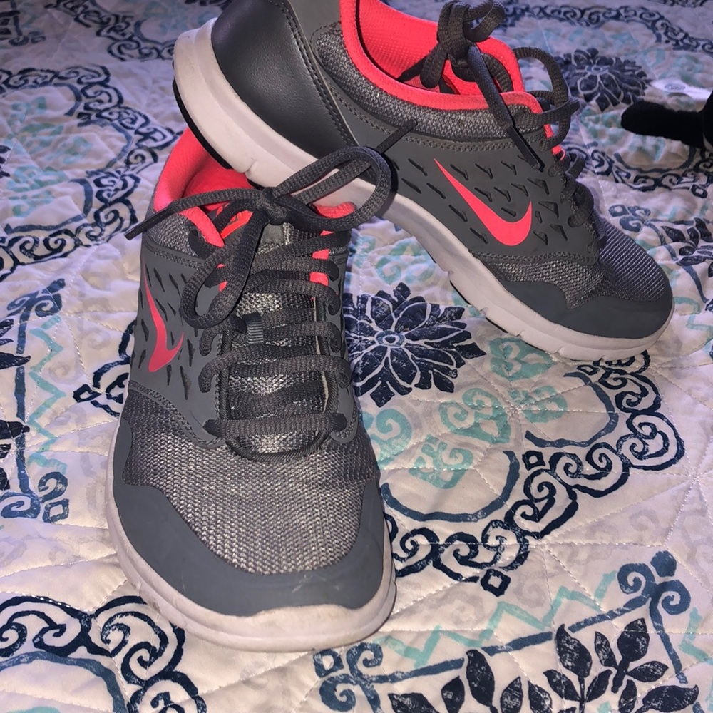 Running shoes